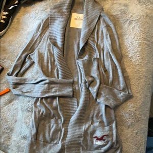 Grey Hollister long sleeve with 2 pockets